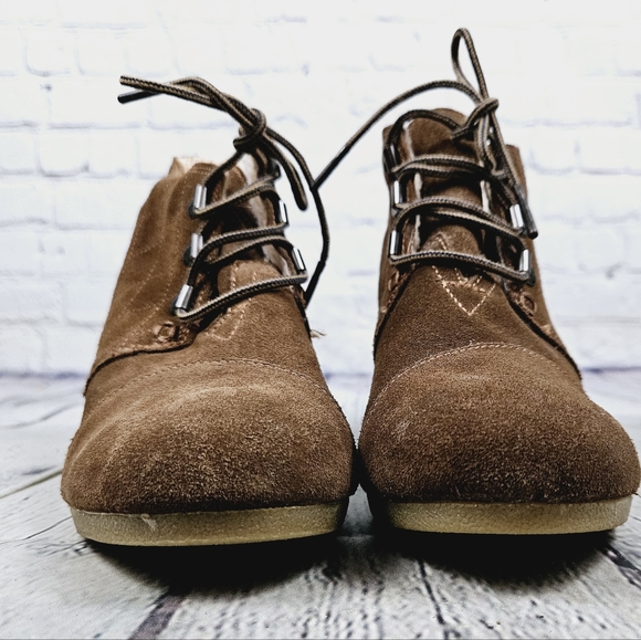 TOMS | quilted laceup suede leather faux for lined wedge heel ankle boots - Picture 6 of 11